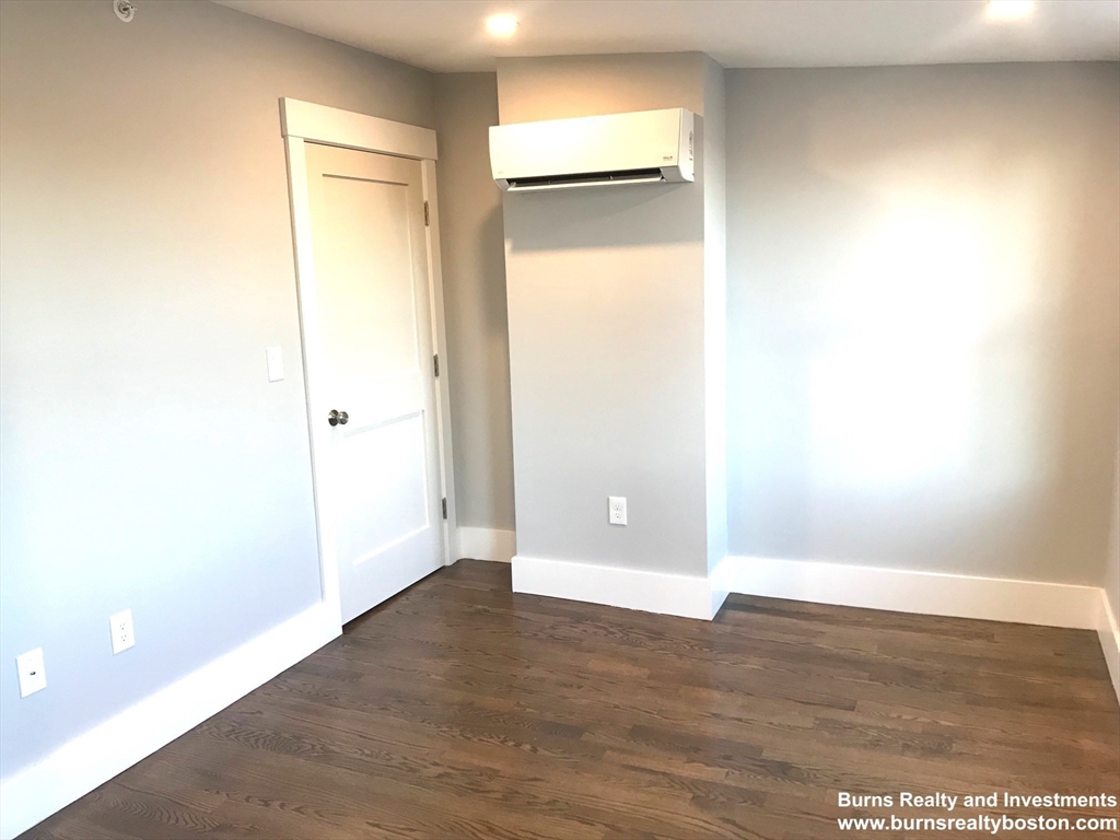 2 Gifford Pl, South Boston