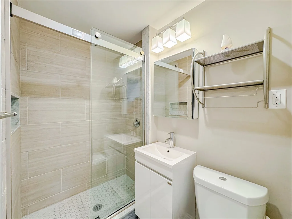 19 Town Hill St, Quincy