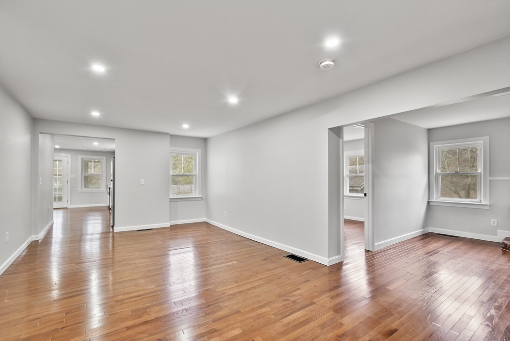 138 Walker Rd, Shirley