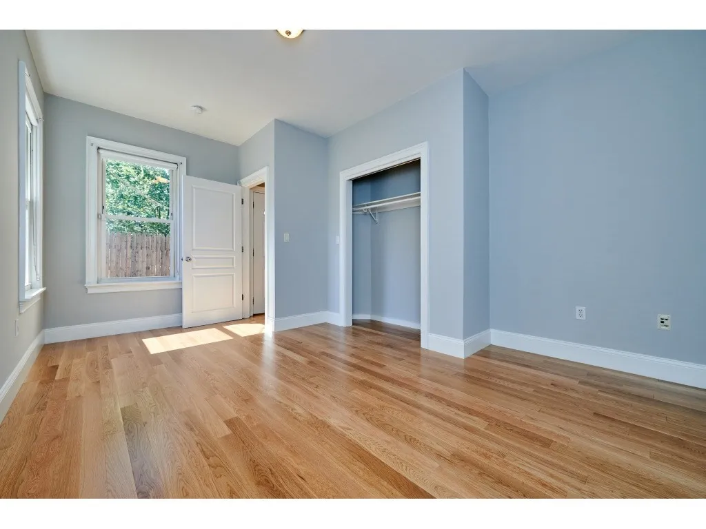 12 Humboldt Pl, South Boston