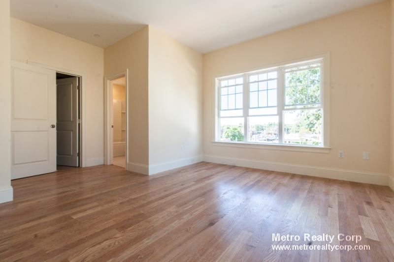 5165 Washington St, West Roxbury