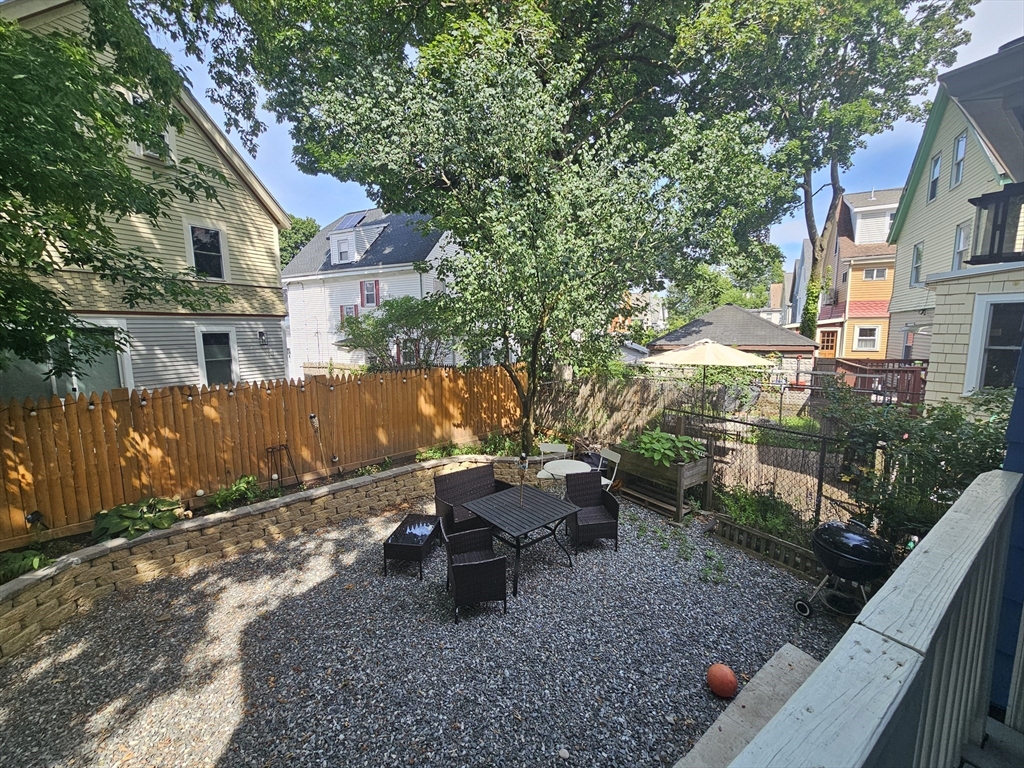 21 Edge Hill St, Jamaica Plain