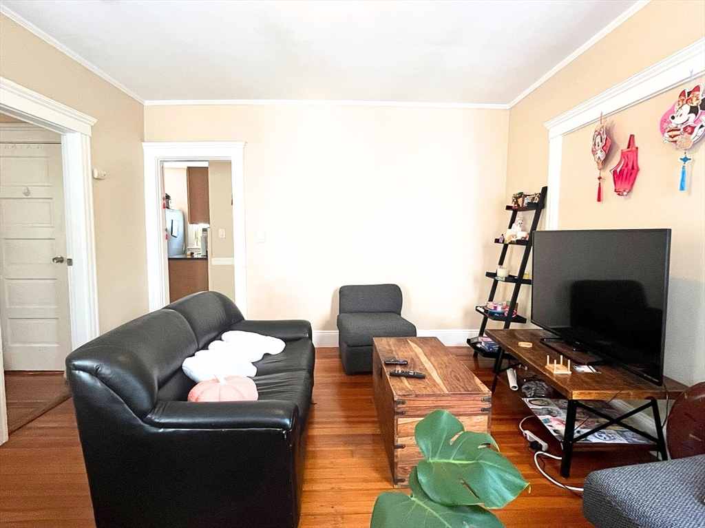 3907 Washington St, Jamaica Plain