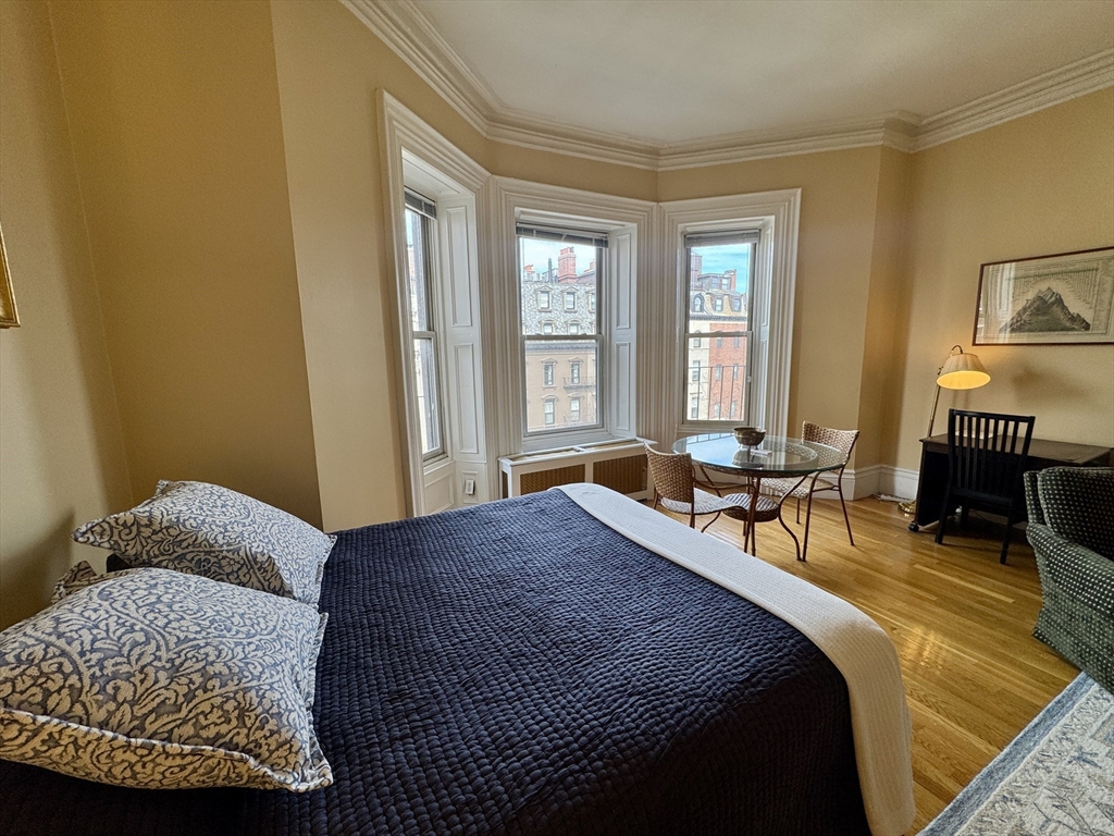 169 Beacon St, Back Bay