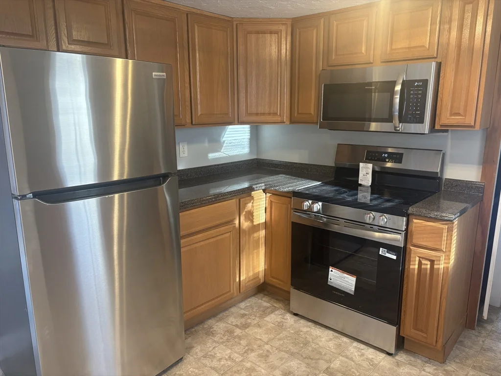 16 Orleans Rd, Weymouth