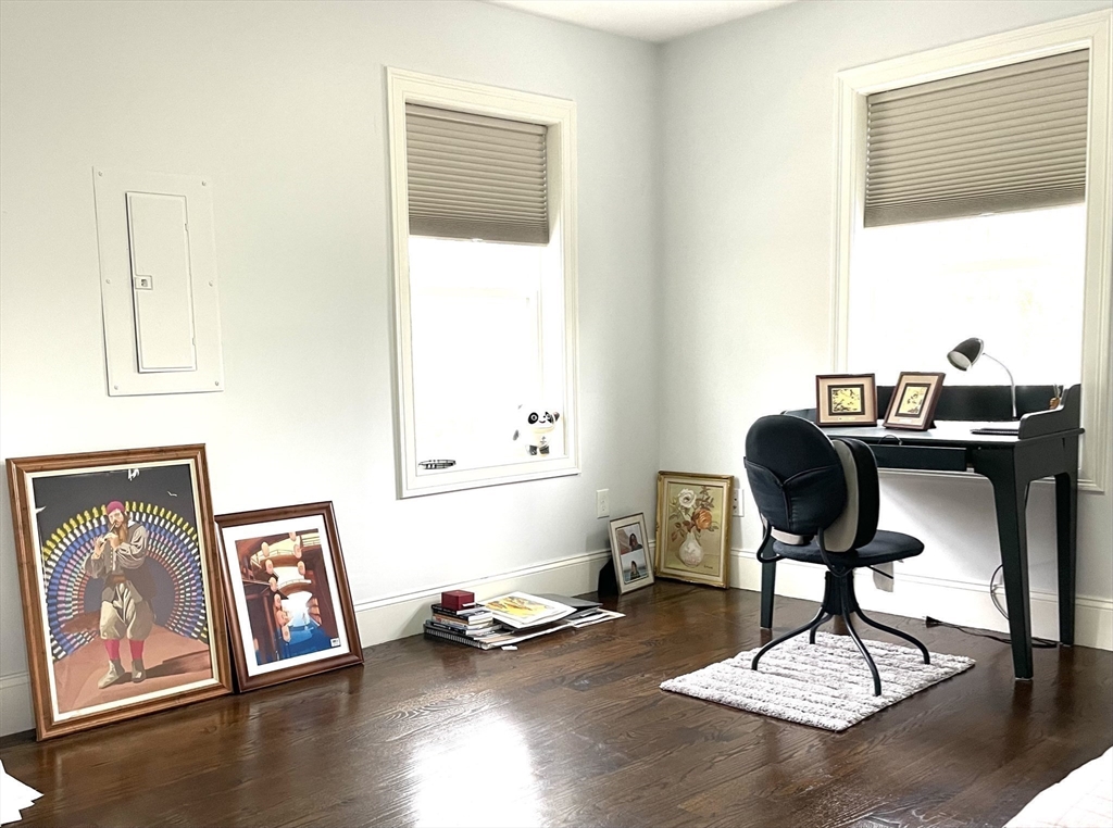 884 Chestnut St, Waban