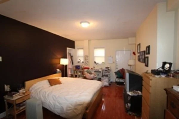 529 Newbury St, Fenway