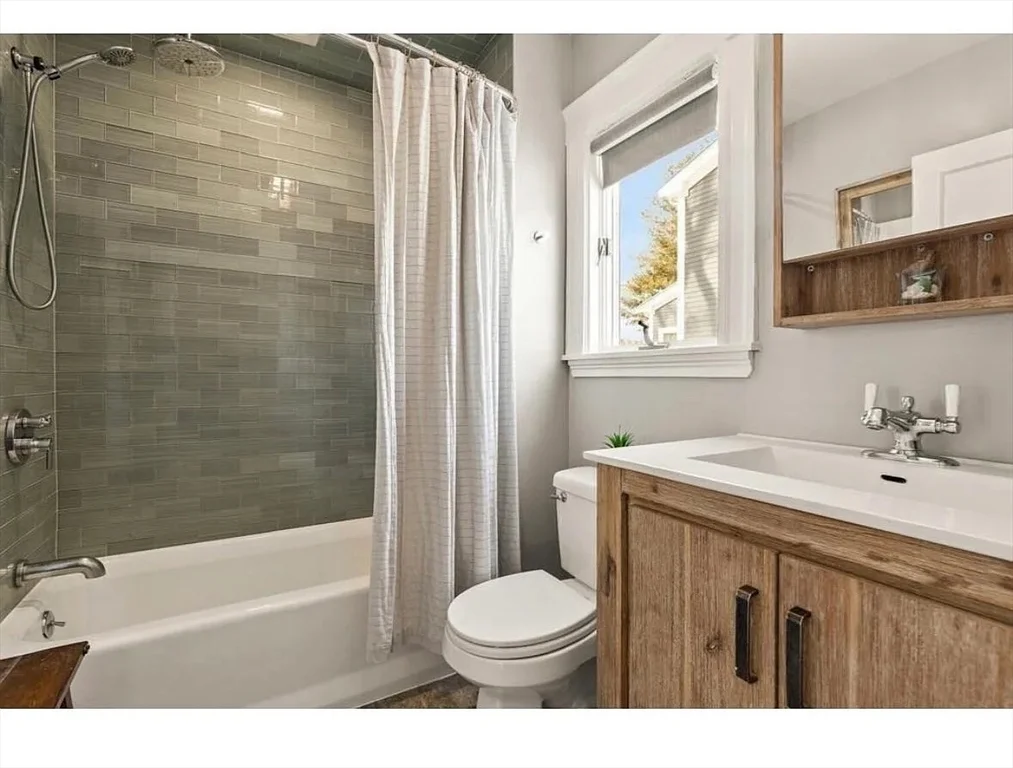 10 Dexter Rd, Lexington