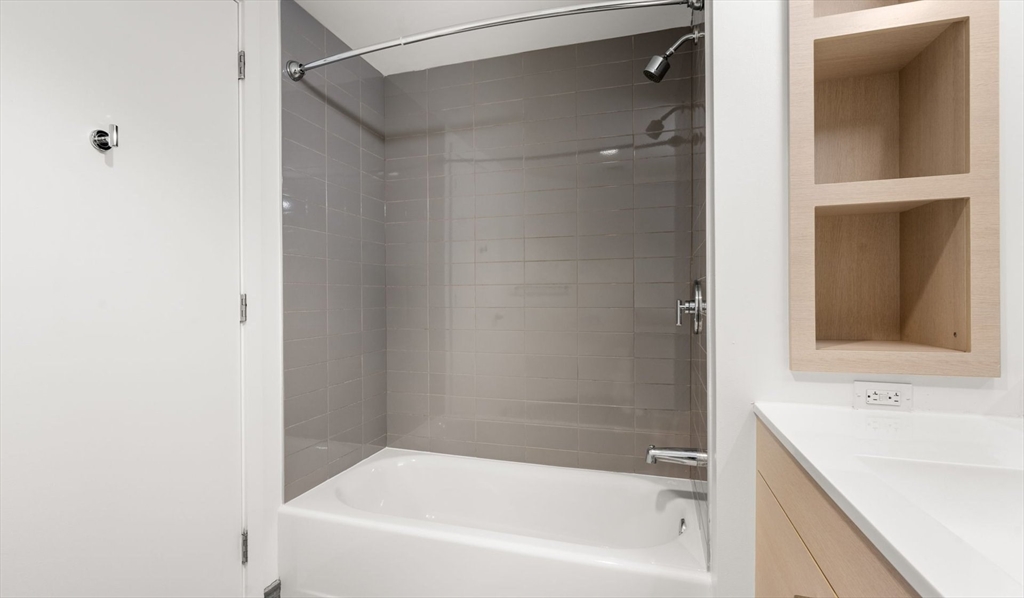 99 Kneeland St, Chinatown