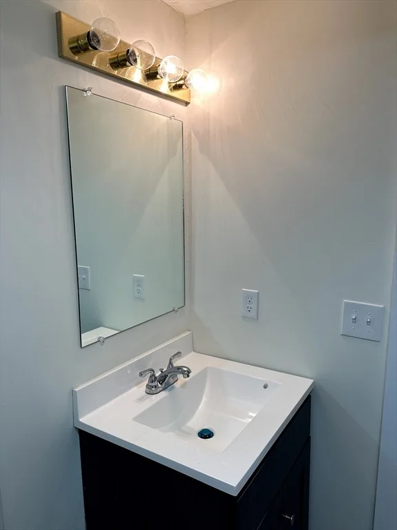 300 Main St, Southbridge