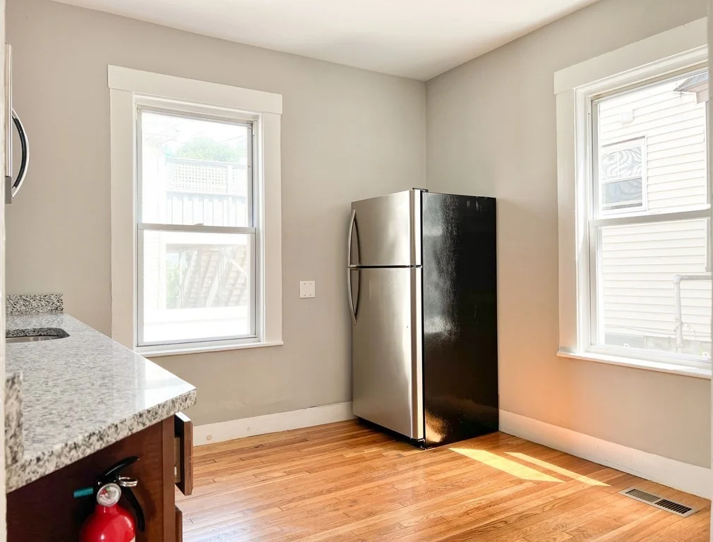 642 Moody St, Waltham