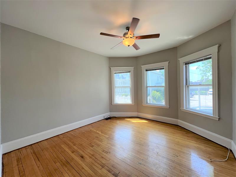 12 Pleasant St, Riverside