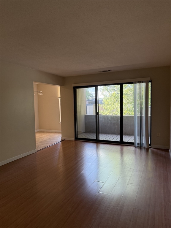 70 Shrewsbury Green Dr, Shrewsbury