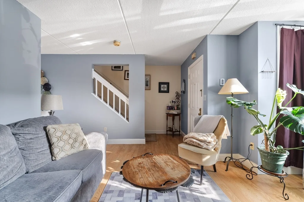 2 Eileen Cir, Jamaica Plain