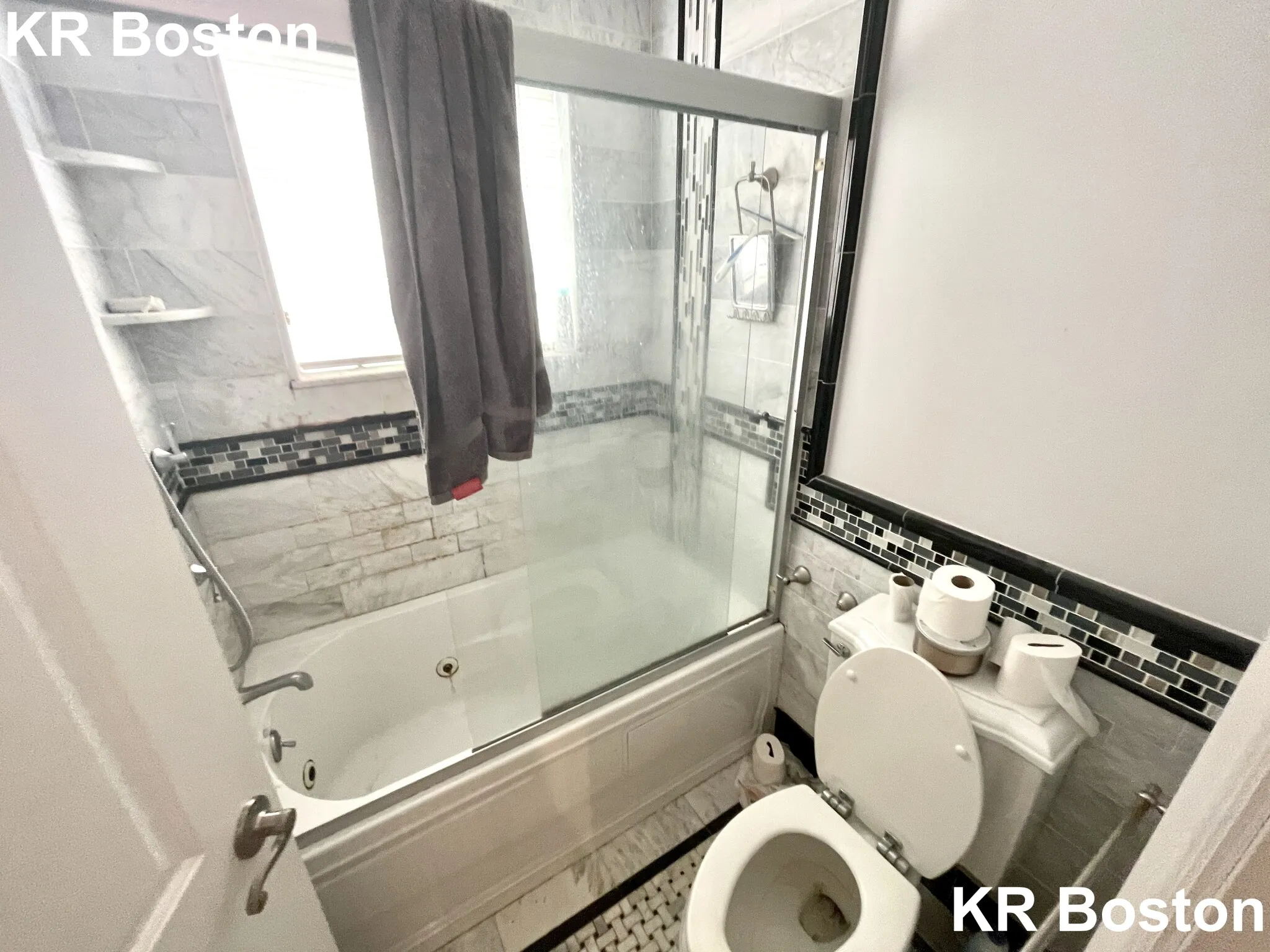 127 Nonantum St, Oak Square