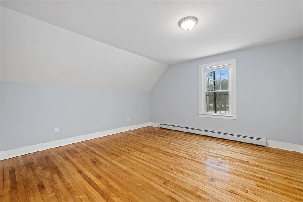 656 Grove St, Worcester