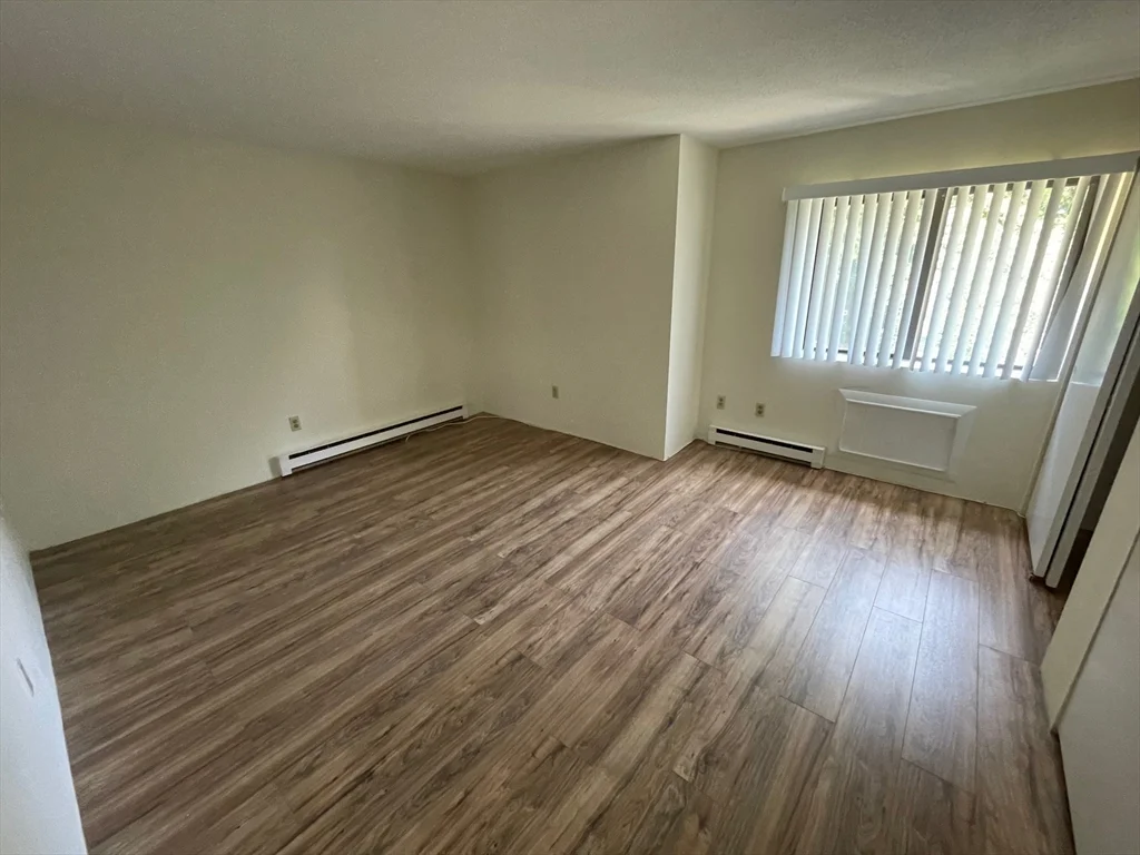 491 W Central St, Franklin