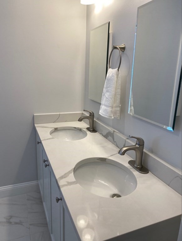 3 bed, 3.5 bath apartment for rent at 16 Walnut St Unit 1, Tufts University — photo 14 of 17