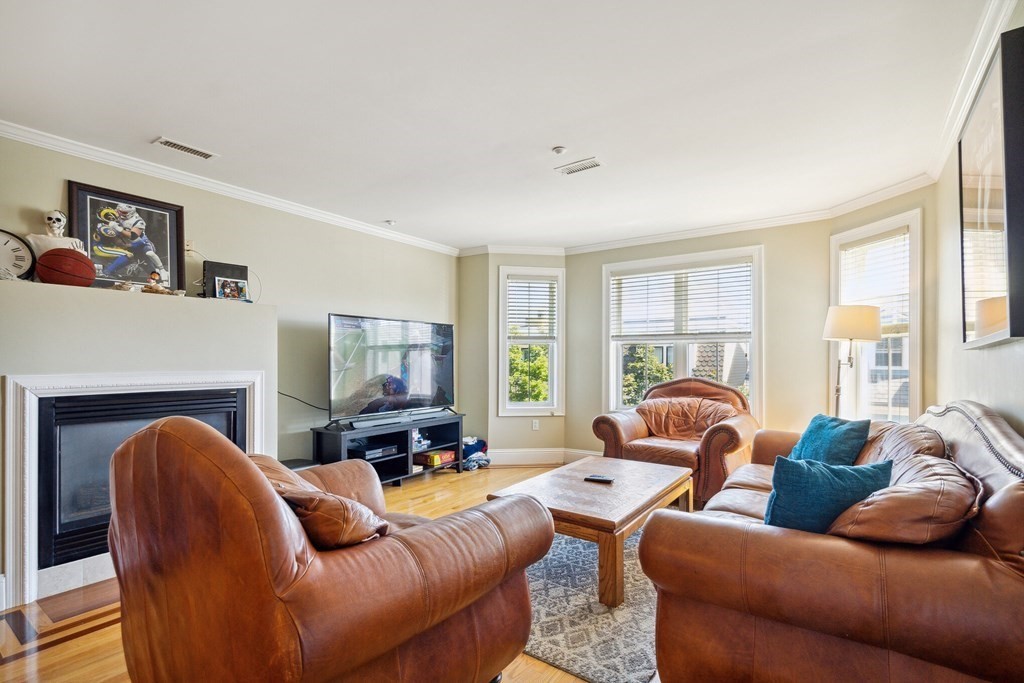 2 bed, 2 bath apartment for rent at 39 Dorchester St Unit 11, South Boston — photo 3 of 13
