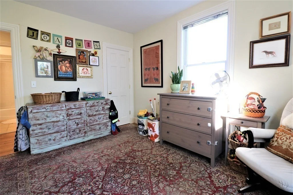 8 Caldwell Ave, Ward Two