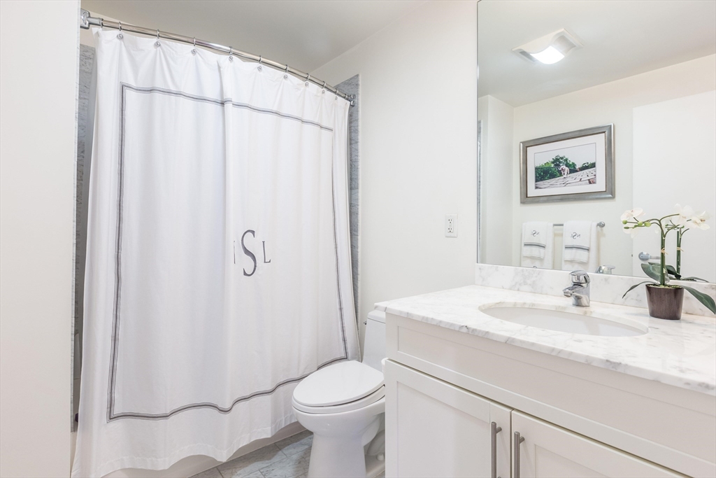 70 Lincoln, Leather District