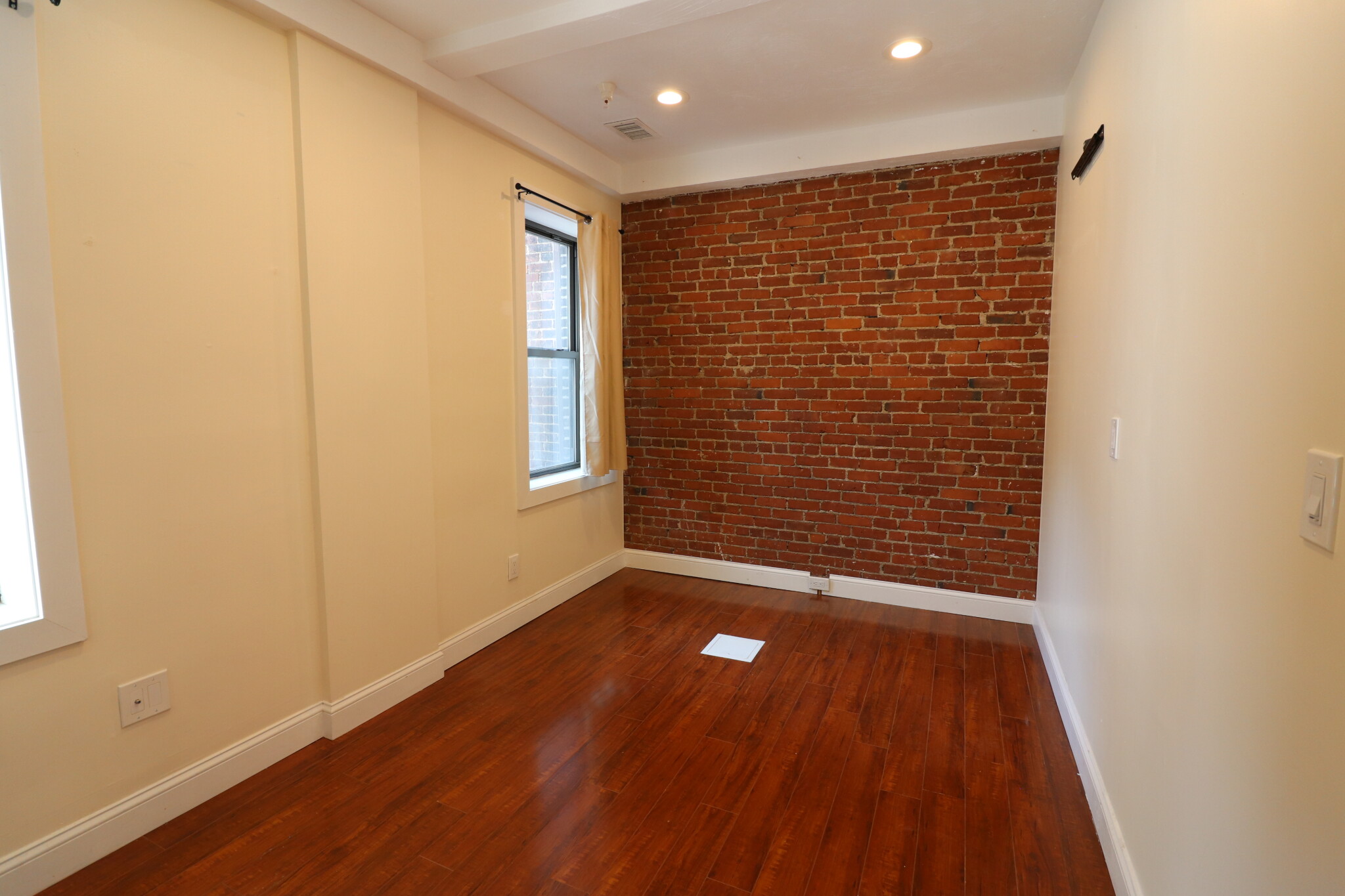 1203 Beacon St, Brookline