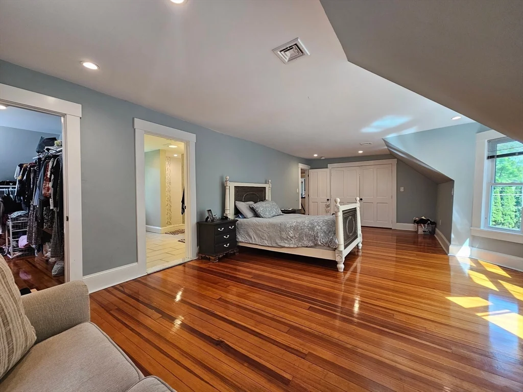 144 East St, Sharon