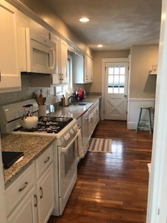 32 Irvington Rd, West Somerville