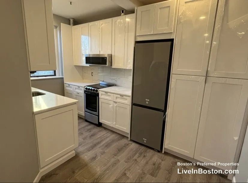 11 Park Dr, Fenway