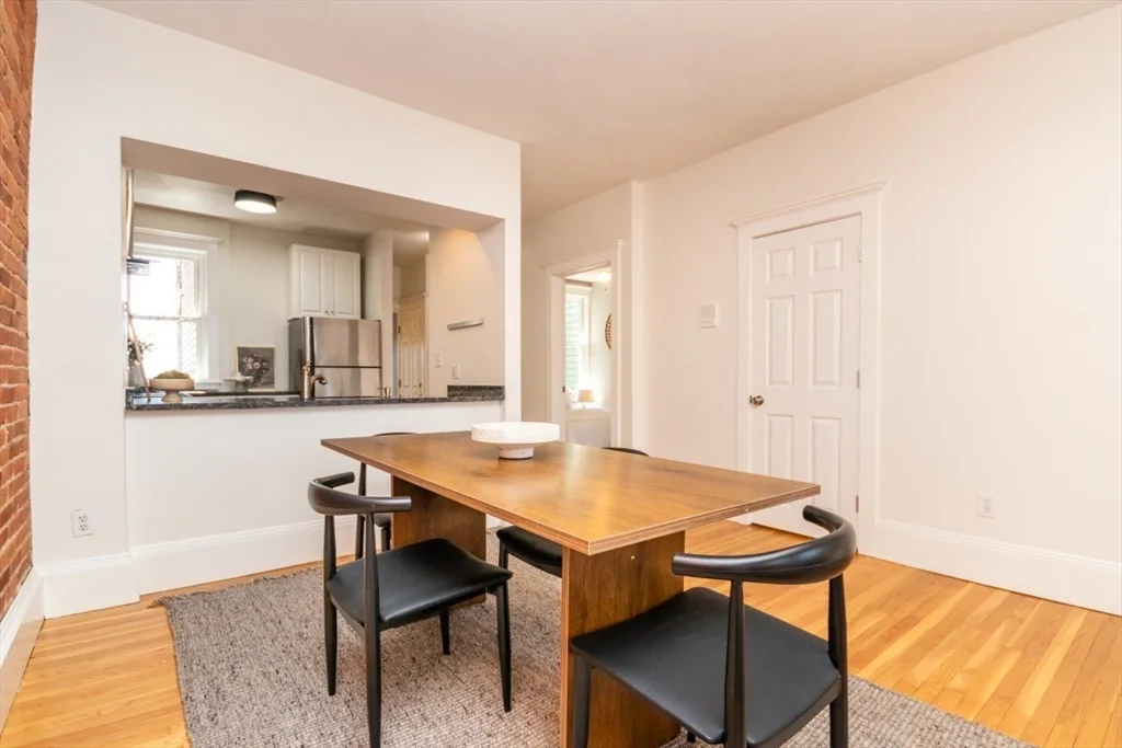 298A Bunker Hill St, Charlestown