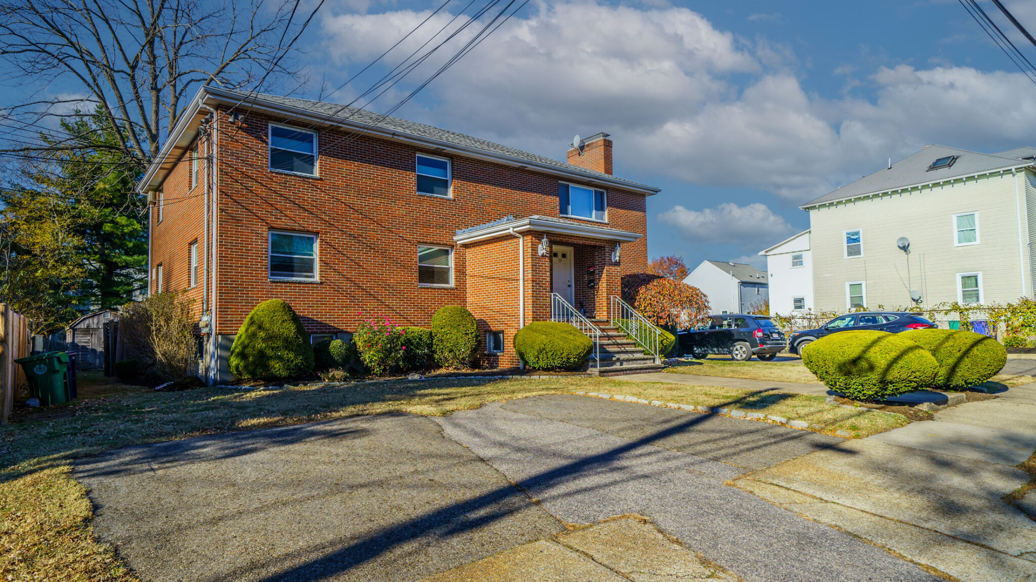 3 bed, 2 bath apartment for rent at 21 Ashmont Rd, Nonantum — photo 4 of 24