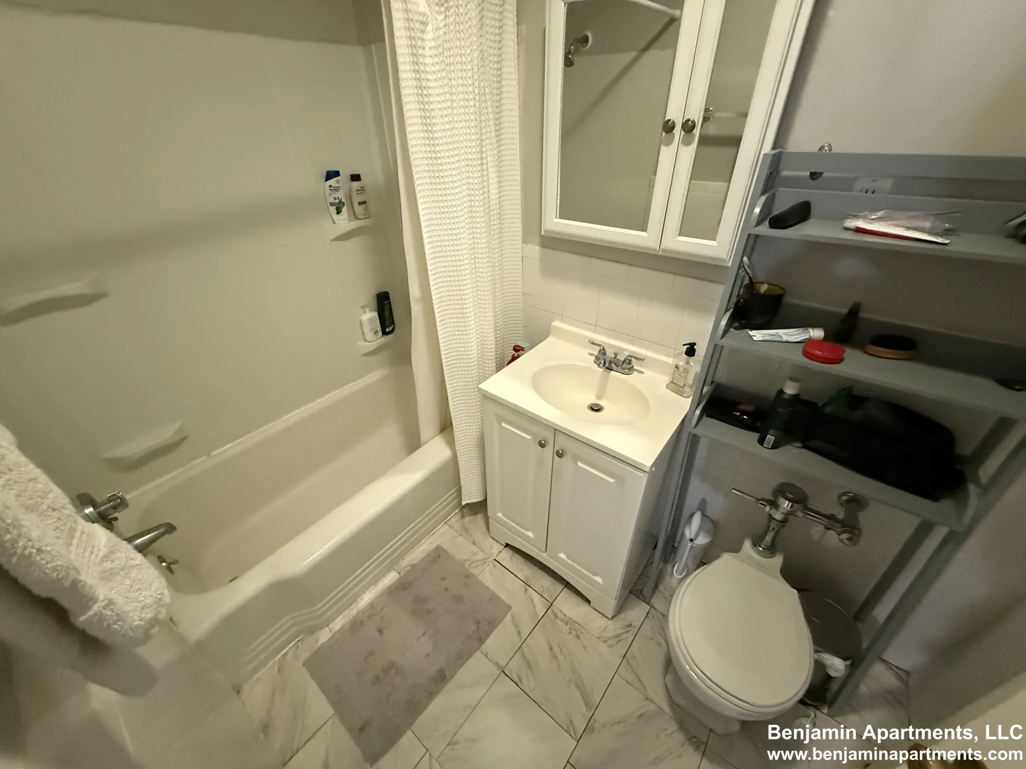 879 Beacon St, Fenway