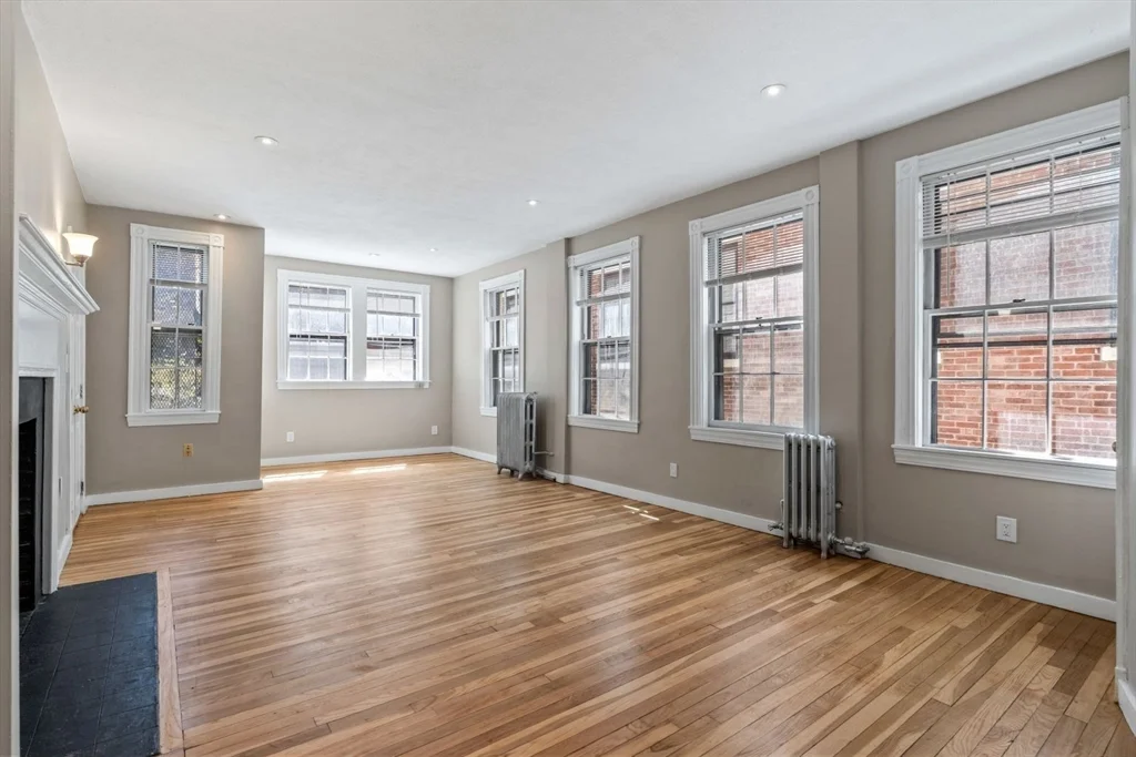 82 Phillips St, Beacon Hill