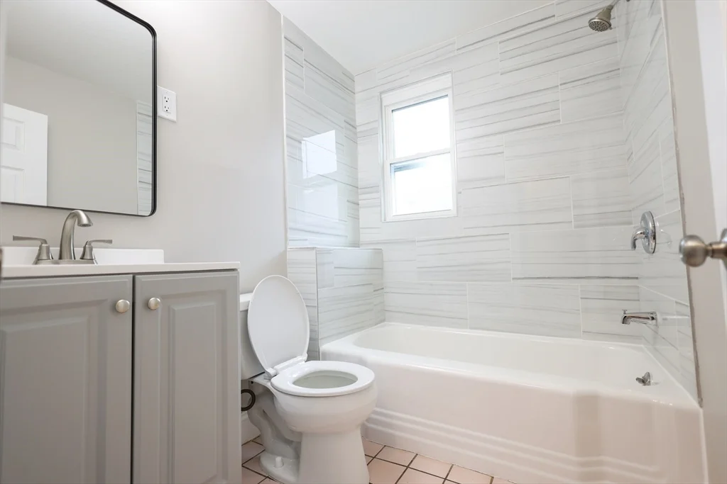 31 Graham St, Quincy