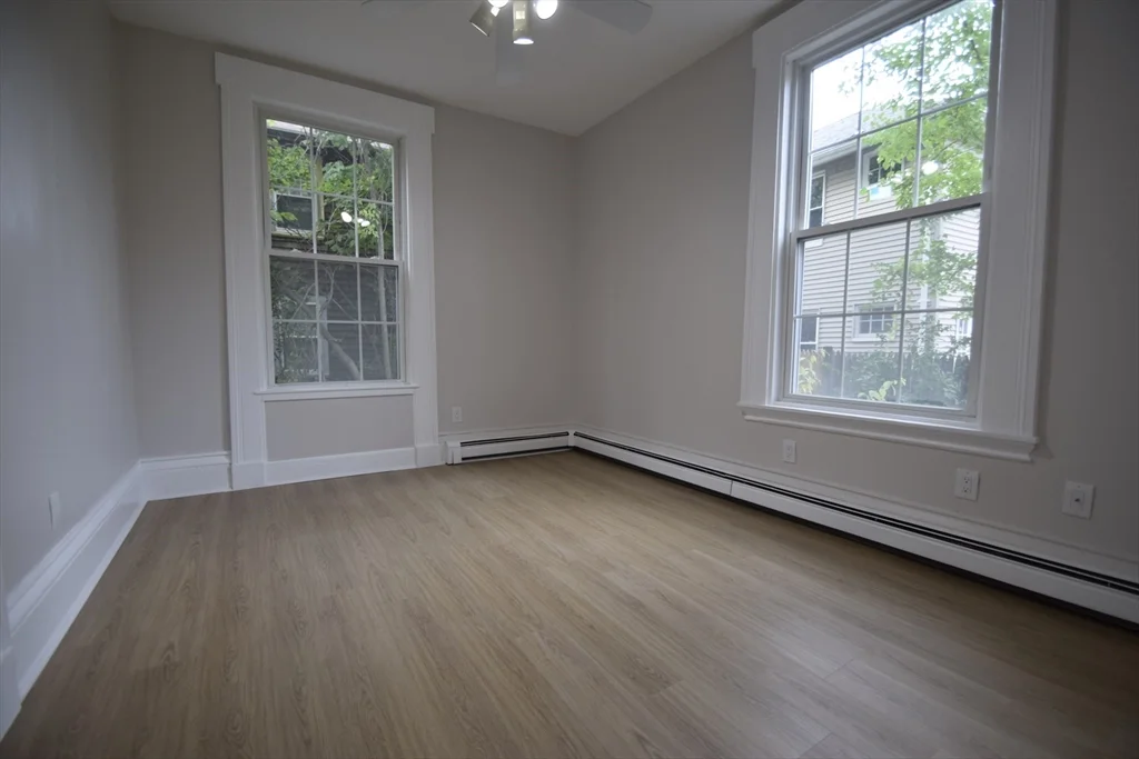 24 Saint James St, Newton