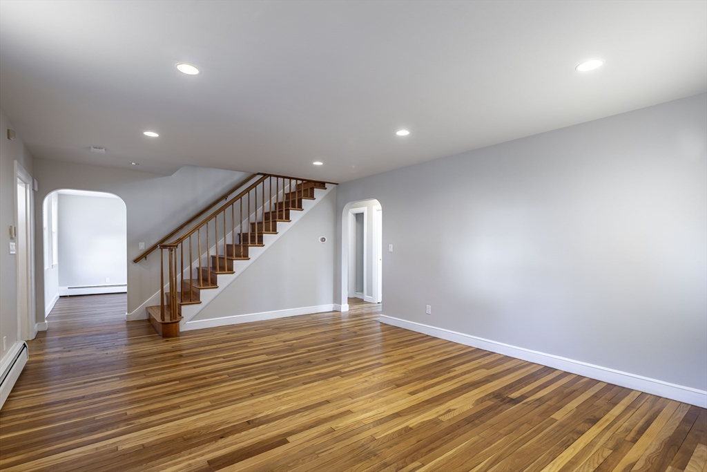 270 Cross St, Winchester