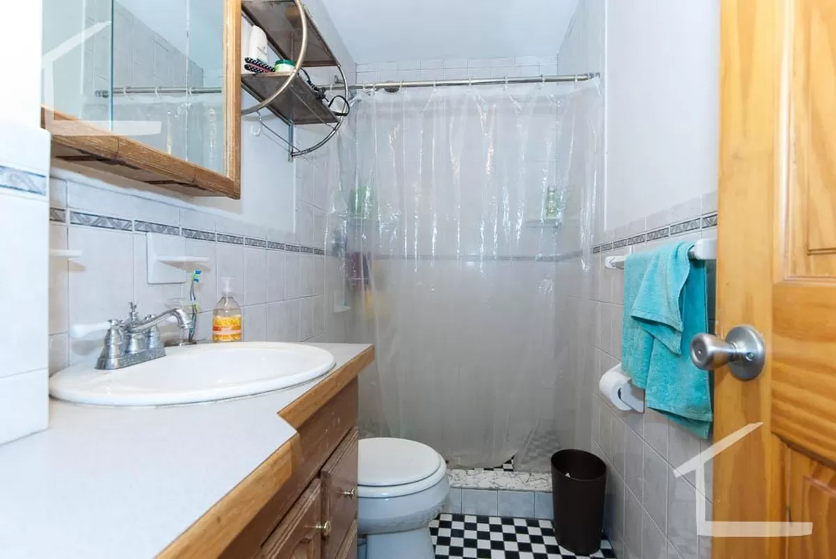 4 bed, 2 bath apartment for rent at 36 Brackett St Unit 2, Oak Square — photo 5 of 5