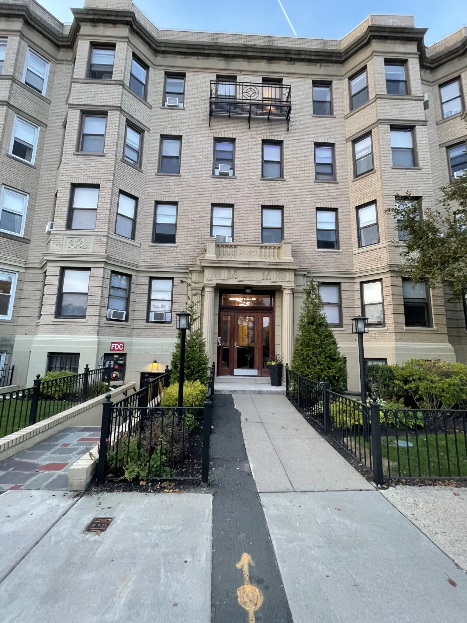 81 Park Dr, Fenway