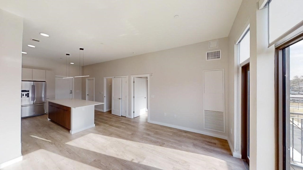 20 4th Ave, Burlington