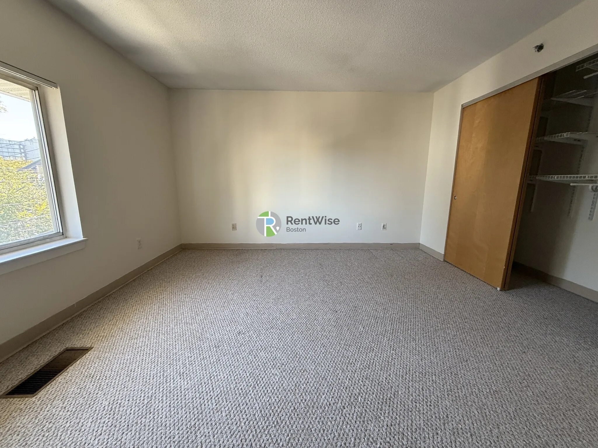 142 North Beacon St, Brighton