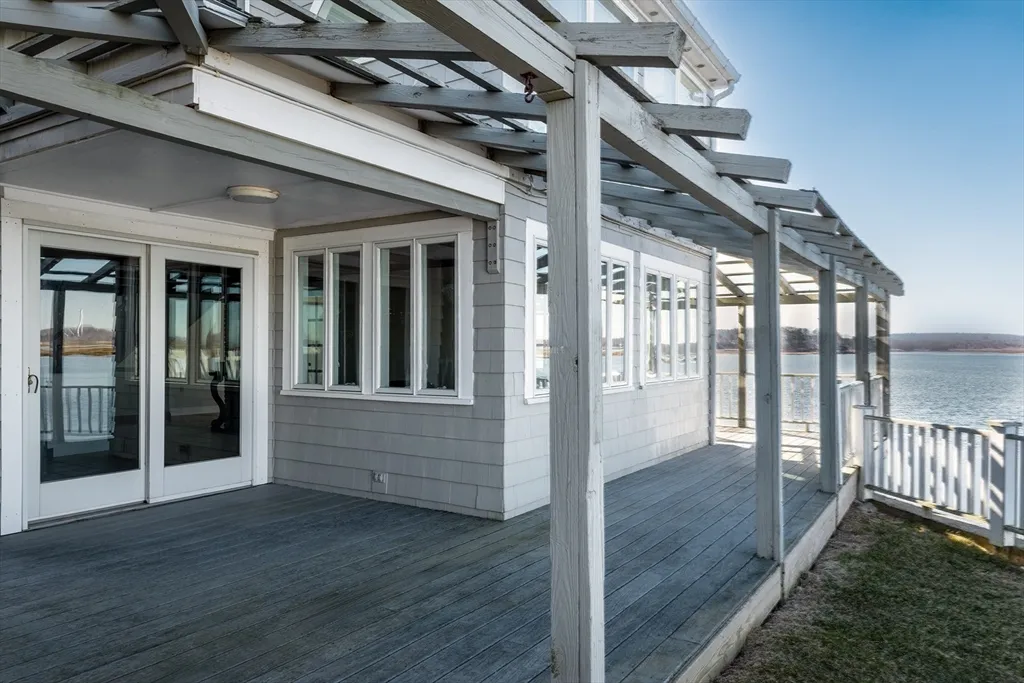 33 Eagle Hill Rd, Great Neck