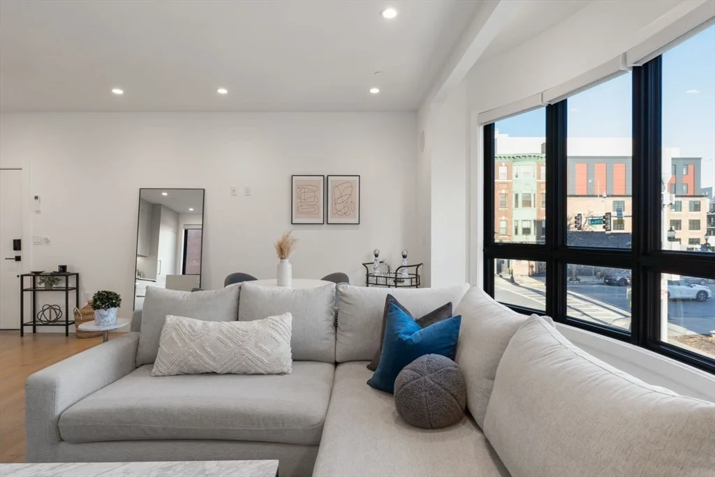 75 W Broadway, South Boston