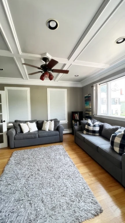 2 Meadow St, Salem