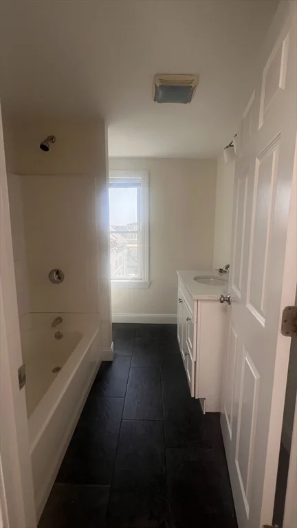 14 Humboldt Pl, South Boston