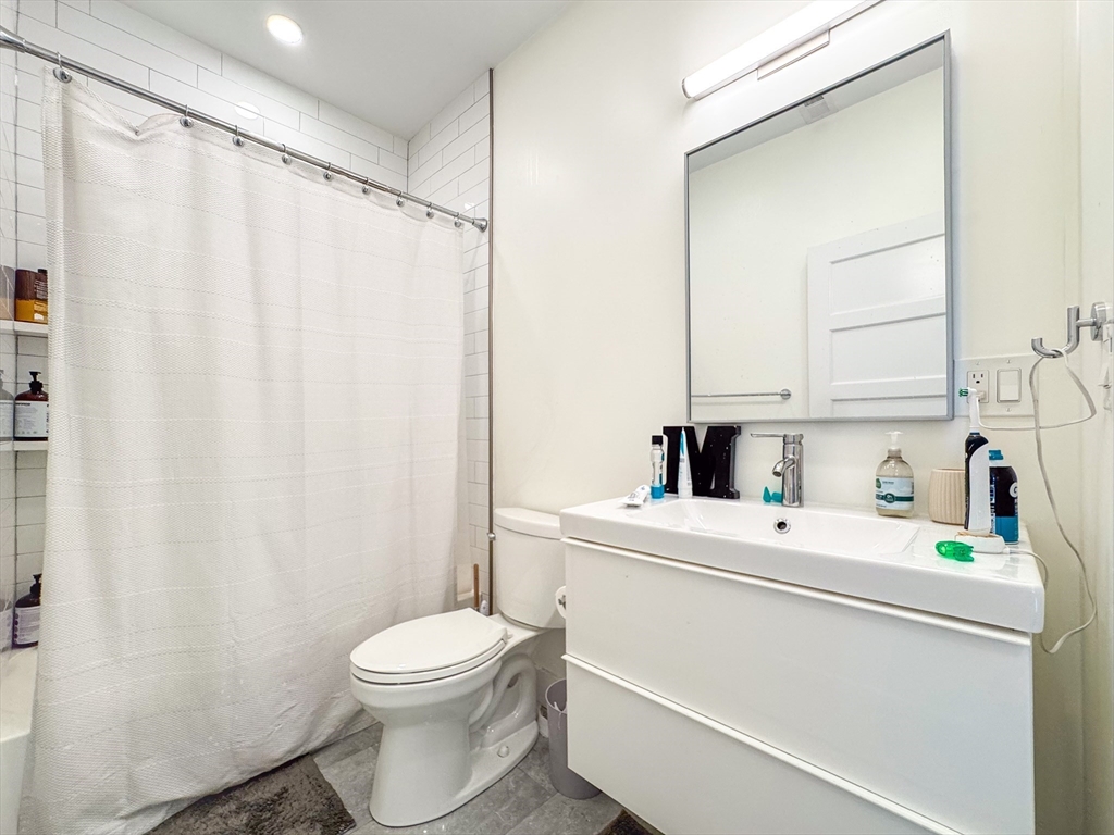 231 Maverick St, East Boston