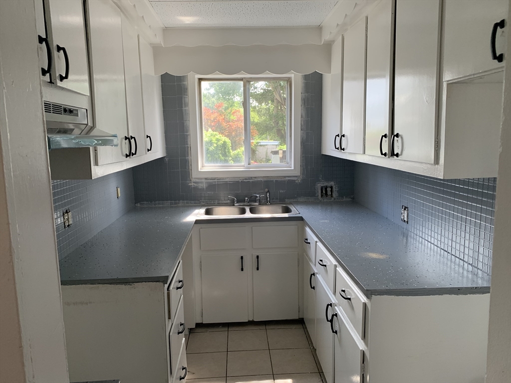 934 County St,, Fall River