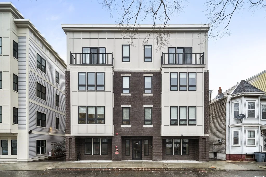 194 Havre St, East Boston