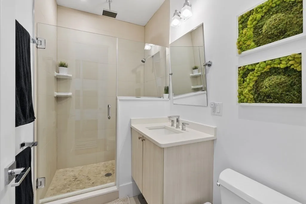 5 Mohawk St, South Boston