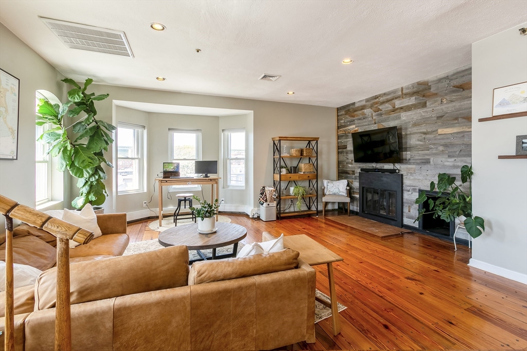 37 Winnisimmet St, Chelsea