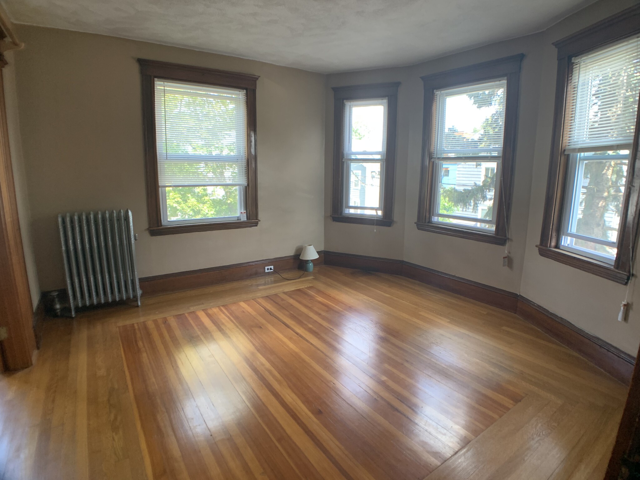 16 Montgomery St, North Cambridge